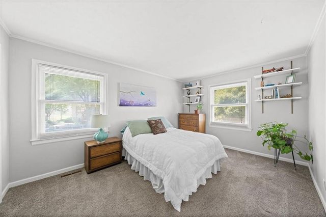 8203 Hauser Street, Lenexa, KS 66215