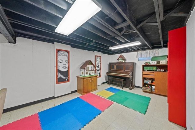 8203 Hauser Street, Lenexa, KS 66215