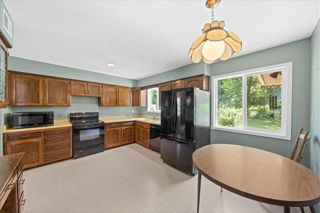 8203 Hauser Street, Lenexa, KS 66215