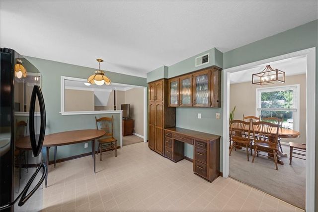 8203 Hauser Street, Lenexa, KS 66215