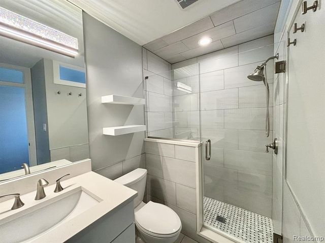 803 Plate Street 201, Rochester, MI 48307