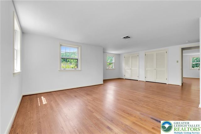 3325 Green Meadow Drive, Bethlehem City, PA 18017