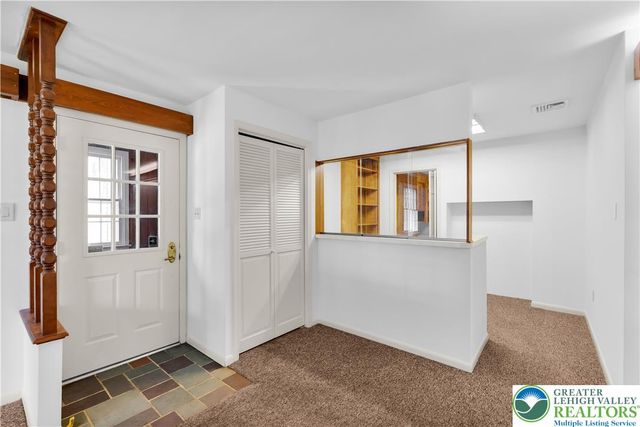 3325 Green Meadow Drive, Bethlehem City, PA 18017