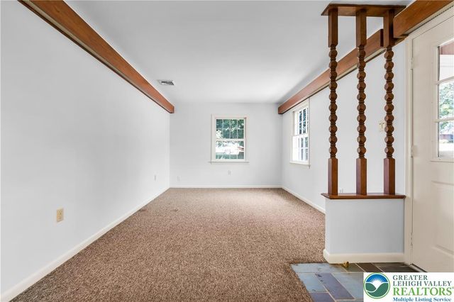 3325 Green Meadow Drive, Bethlehem City, PA 18017