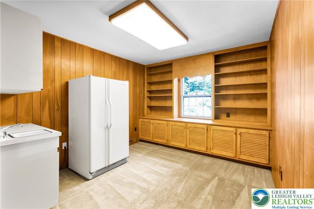 3325 Green Meadow Drive, Bethlehem City, PA 18017