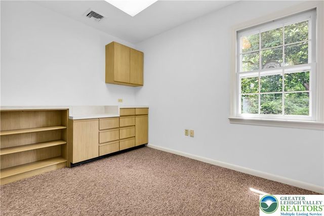 3325 Green Meadow Drive, Bethlehem City, PA 18017