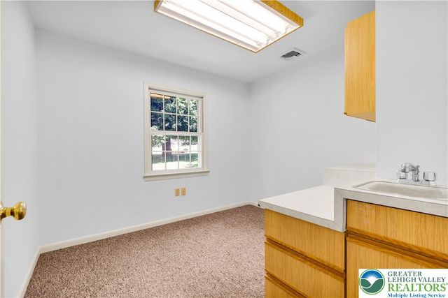 3325 Green Meadow Drive, Bethlehem City, PA 18017