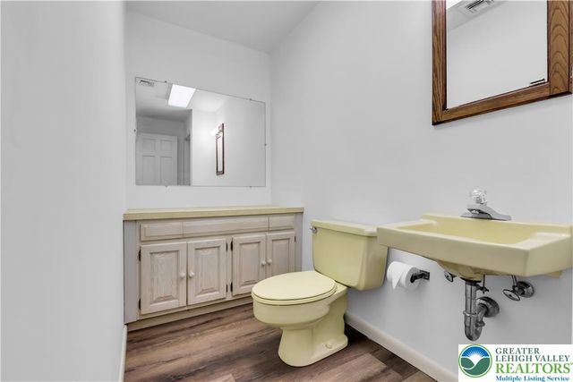 3325 Green Meadow Drive, Bethlehem City, PA 18017