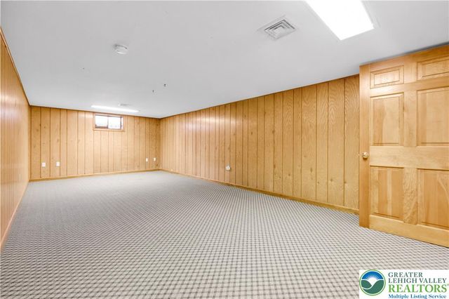 3325 Green Meadow Drive, Bethlehem City, PA 18017