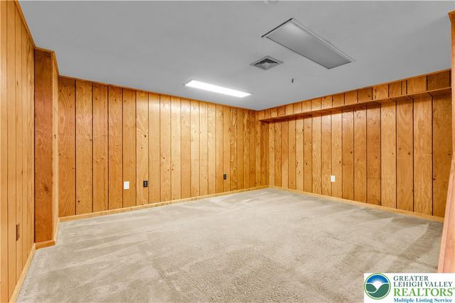 3325 Green Meadow Drive, Bethlehem City, PA 18017