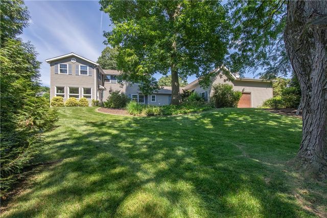 3325 Green Meadow Drive, Bethlehem City, PA 18017