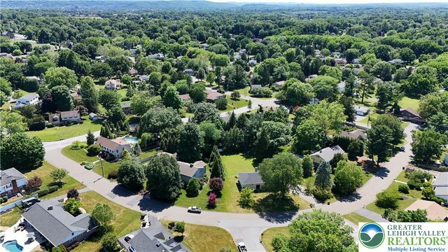 3325 Green Meadow Drive, Bethlehem City, PA 18017