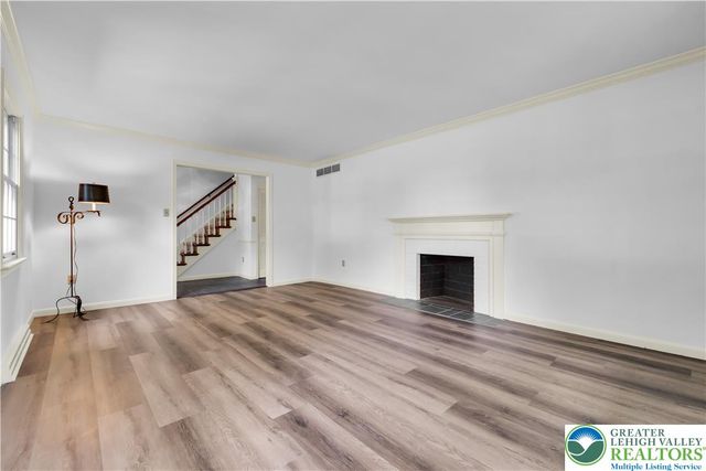 3325 Green Meadow Drive, Bethlehem City, PA 18017