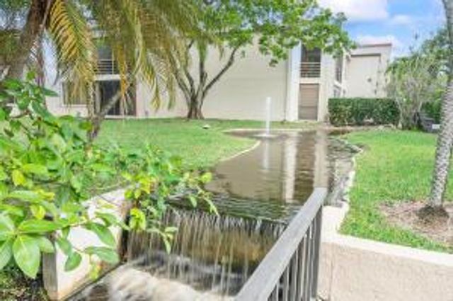 2236 N Cypress Bend Drive Drive 311, Pompano Beach, FL 33069