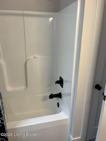 268 Fernwood Dr, Mt Washington, KY 40047