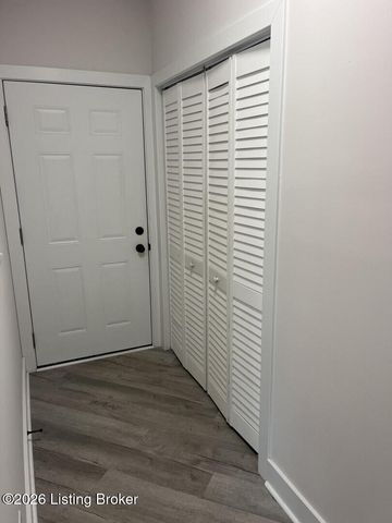 268 Fernwood Dr, Mt Washington, KY 40047