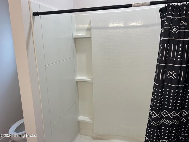 268 Fernwood Dr, Mt Washington, KY 40047