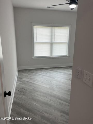 268 Fernwood Dr, Mt Washington, KY 40047