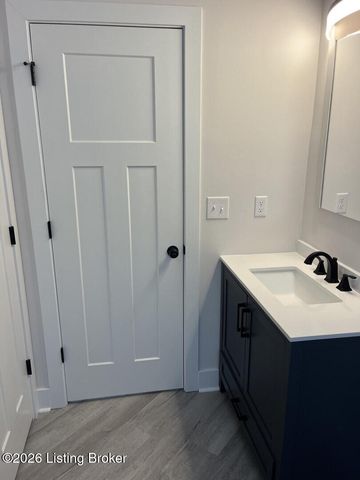 268 Fernwood Dr, Mt Washington, KY 40047