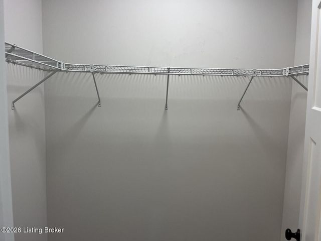 268 Fernwood Dr, Mt Washington, KY 40047