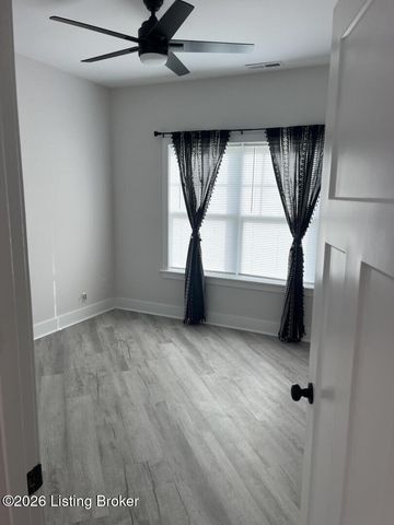 268 Fernwood Dr, Mt Washington, KY 40047