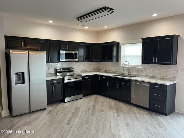 268 Fernwood Dr, Mt Washington, KY 40047