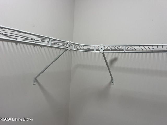 268 Fernwood Dr, Mt Washington, KY 40047