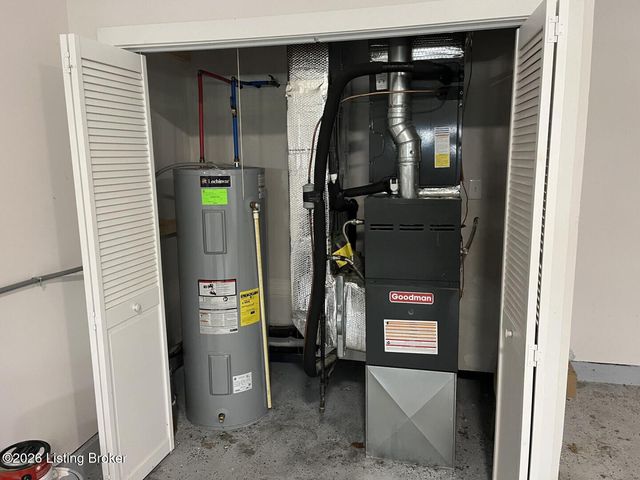 268 Fernwood Dr, Mt Washington, KY 40047