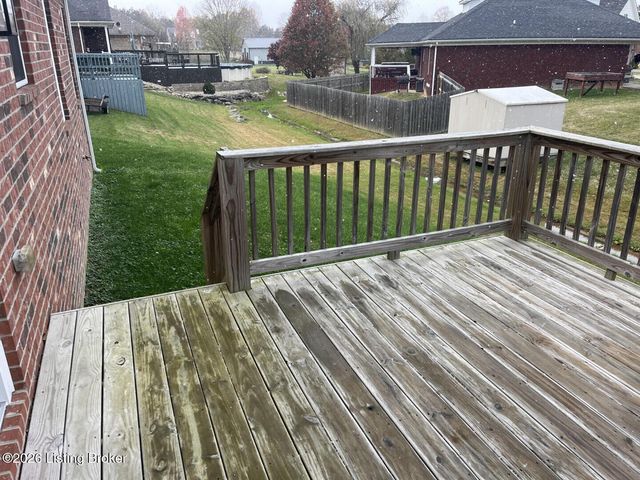 268 Fernwood Dr, Mt Washington, KY 40047