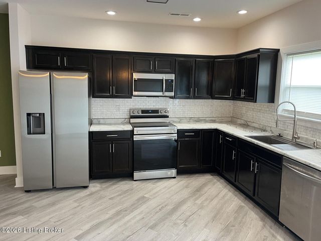 268 Fernwood Dr, Mt Washington, KY 40047