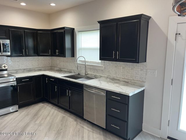 268 Fernwood Dr, Mt Washington, KY 40047