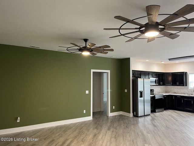 268 Fernwood Dr, Mt Washington, KY 40047