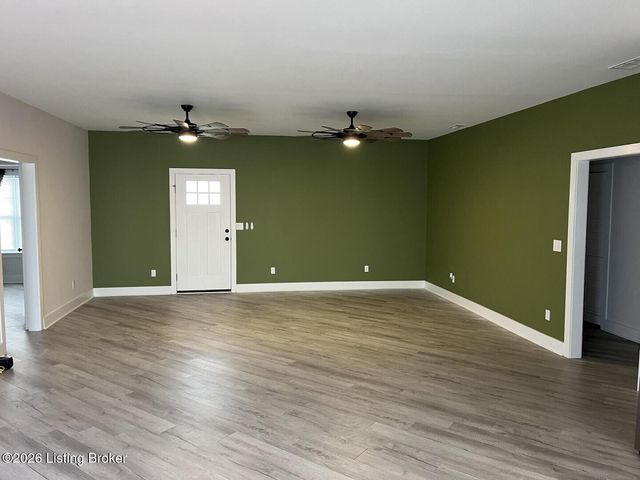 268 Fernwood Dr, Mt Washington, KY 40047