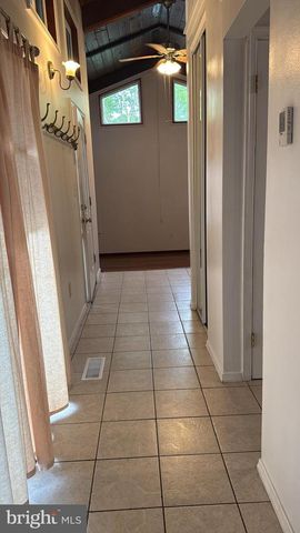 12807 COLBY DR, Woodbridge, VA 22192