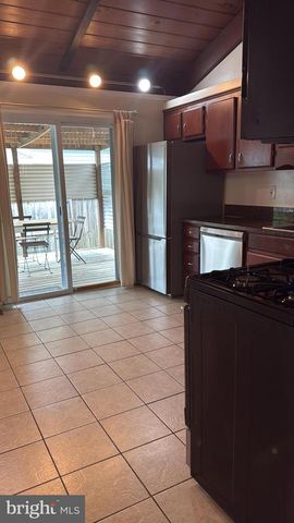 12807 COLBY DR, Woodbridge, VA 22192