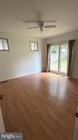 12807 COLBY DR, Woodbridge, VA 22192