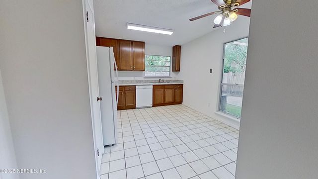 1615 SEMINOLE Road, Atlantic Beach, FL 32233