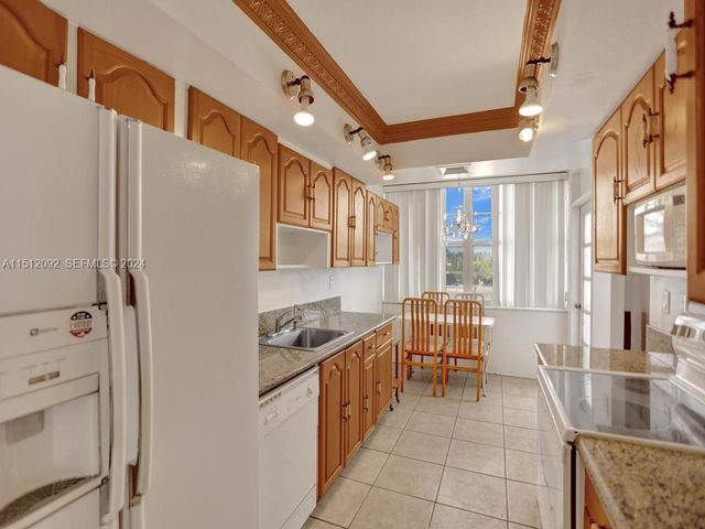 18051 Biscayne Boulevard 304, Aventura, FL 33160