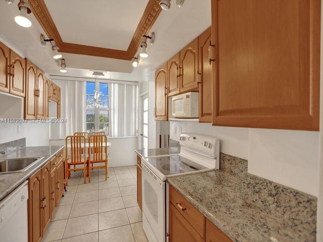 18051 Biscayne Boulevard 304, Aventura, FL 33160