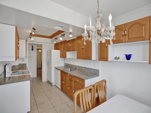 18051 Biscayne Boulevard 304, Aventura, FL 33160