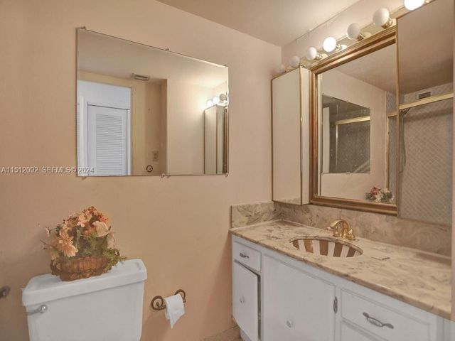 18051 Biscayne Boulevard 304, Aventura, FL 33160