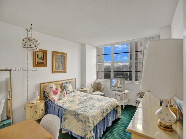 18051 Biscayne Boulevard 304, Aventura, FL 33160