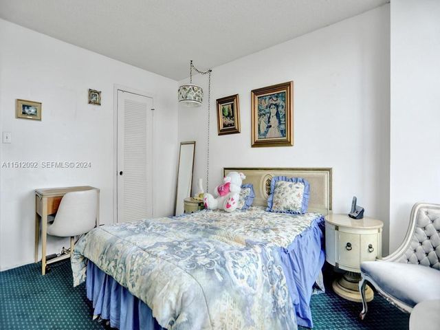 18051 Biscayne Boulevard 304, Aventura, FL 33160