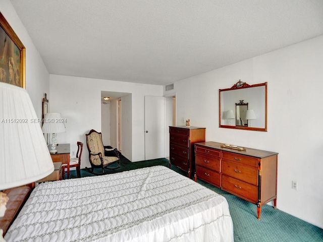 18051 Biscayne Boulevard 304, Aventura, FL 33160