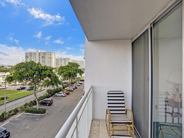 18051 Biscayne Boulevard 304, Aventura, FL 33160