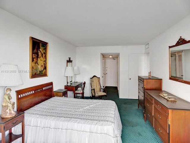 18051 Biscayne Boulevard 304, Aventura, FL 33160