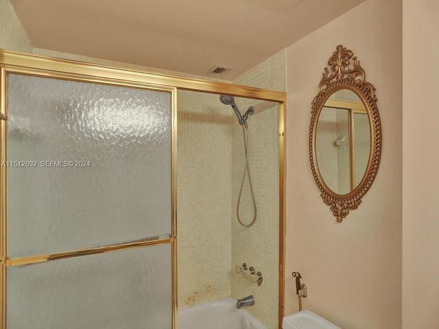 18051 Biscayne Boulevard 304, Aventura, FL 33160