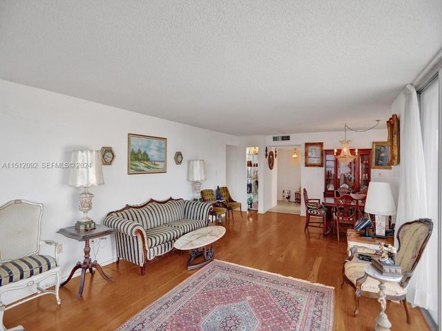 18051 Biscayne Boulevard 304, Aventura, FL 33160