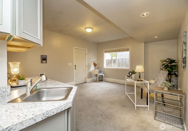 4851 6th Avenue, Tacoma, WA 98406