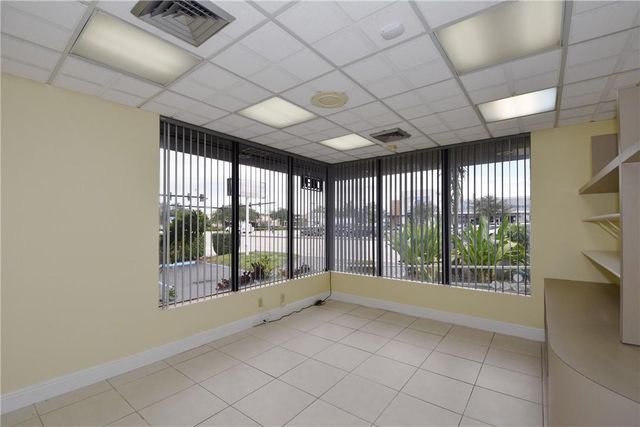 1820 E Commercial Boulevard, Fort Lauderdale, FL 33308